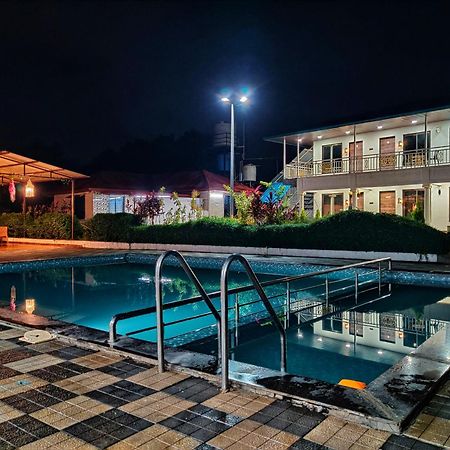 The Village Resorts Karjat Extérieur photo