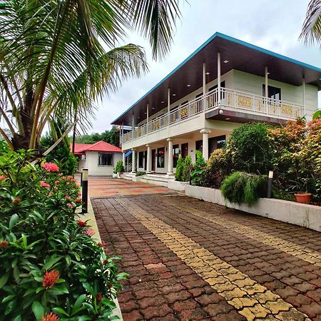 The Village Resorts Karjat Extérieur photo